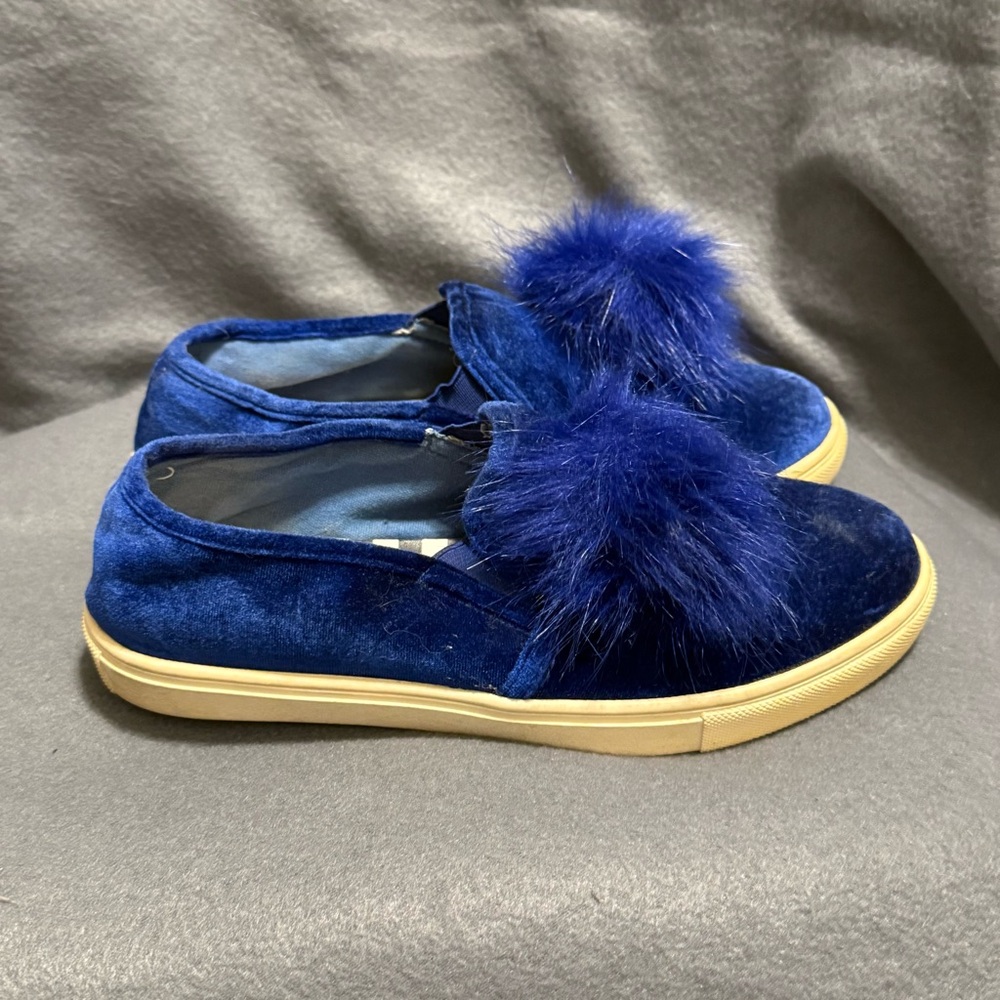 Betsey Johnson Blue Sneakers Women’s Size 8 Slip On Shoes